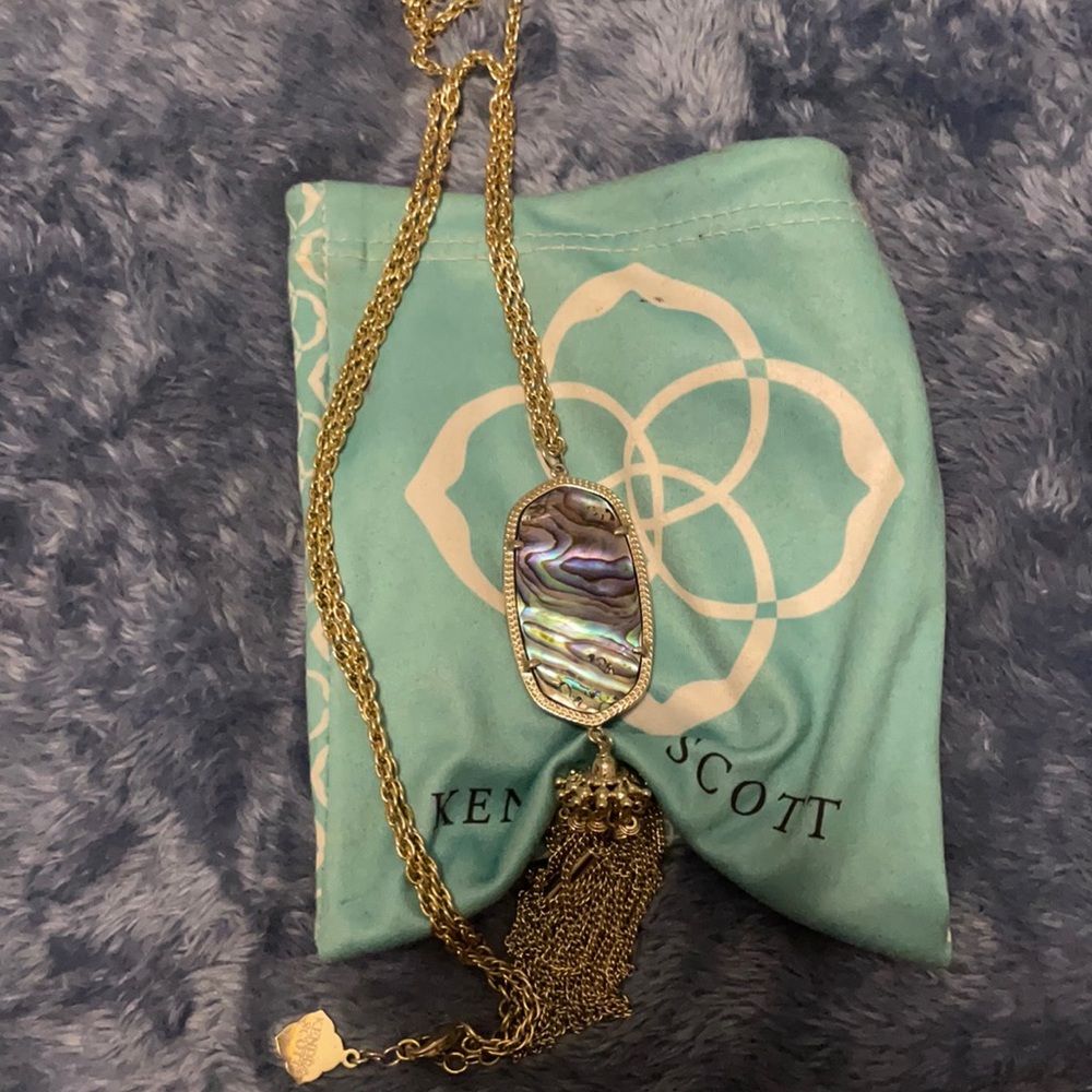 Kendra Scott necklace